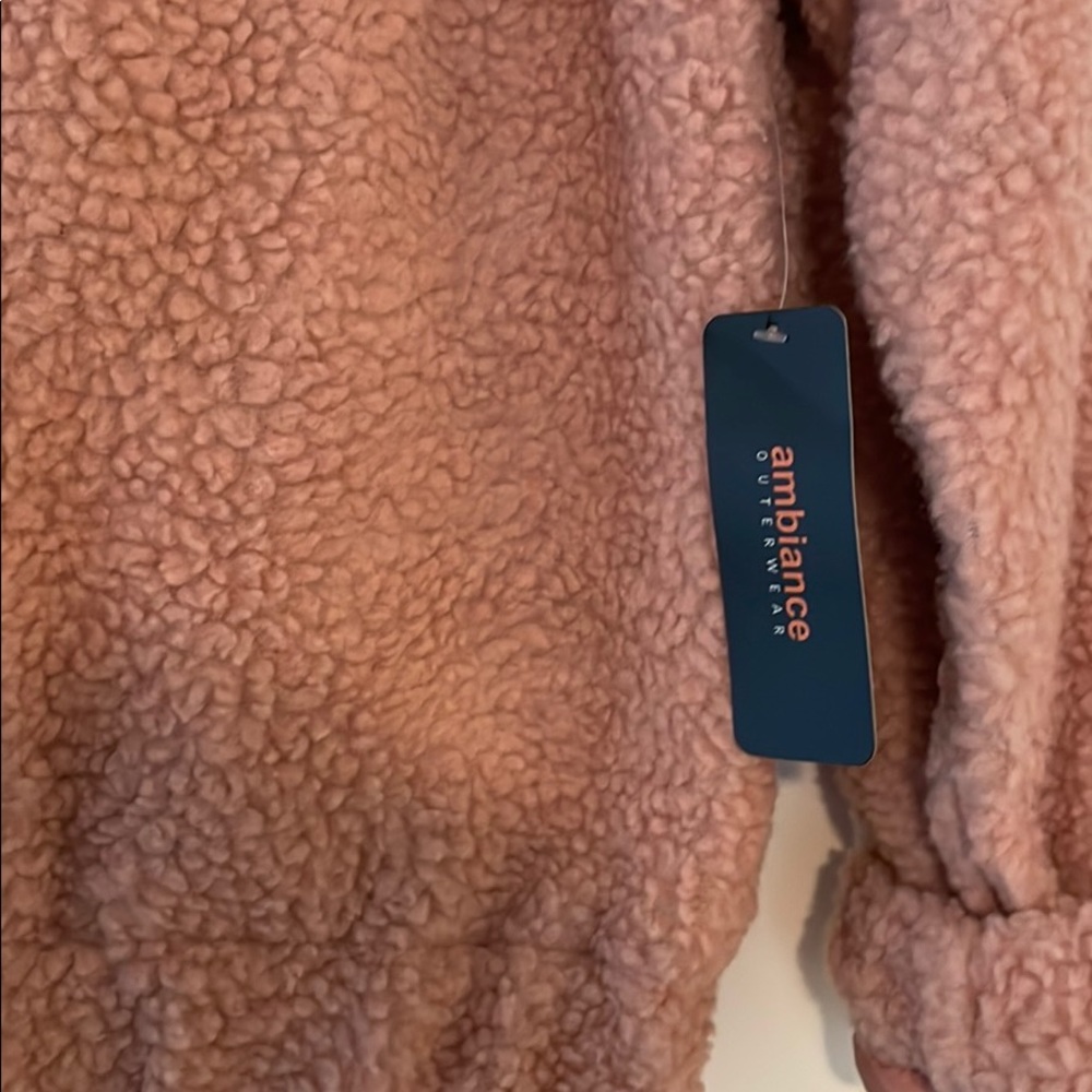 Two sweaters - Picture 3 of 5